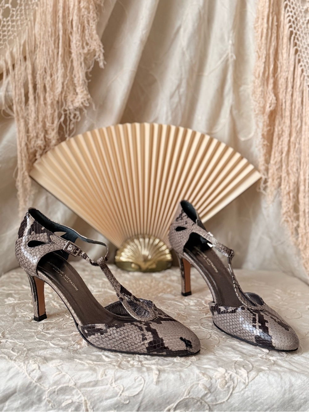 Vintage Adrienne Vittadini reptile snakeskin t-strap stiletto high Heels y2k